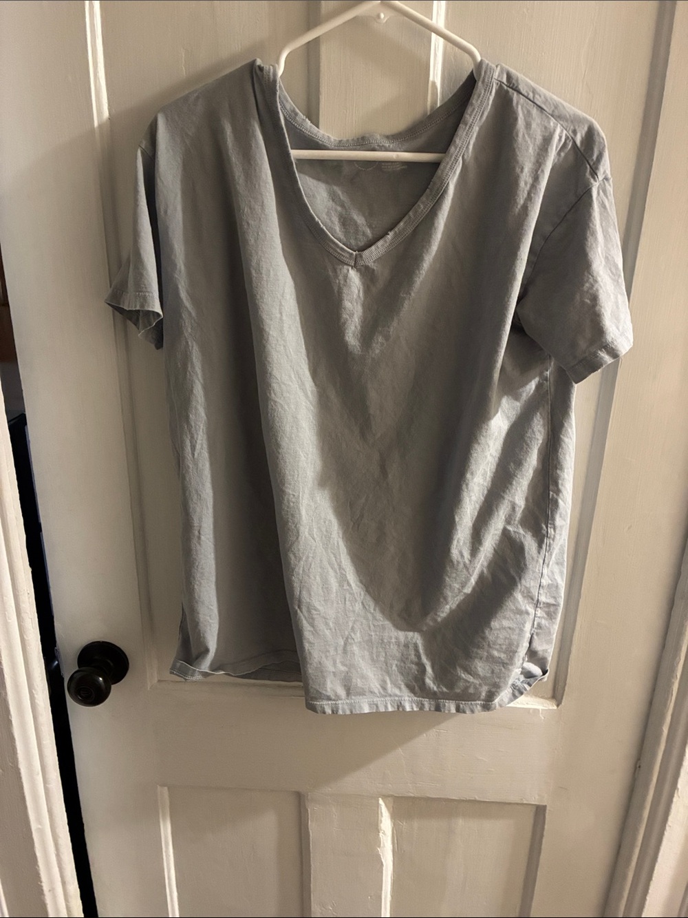 aerie Women's V-Neck Tee in Light Gray